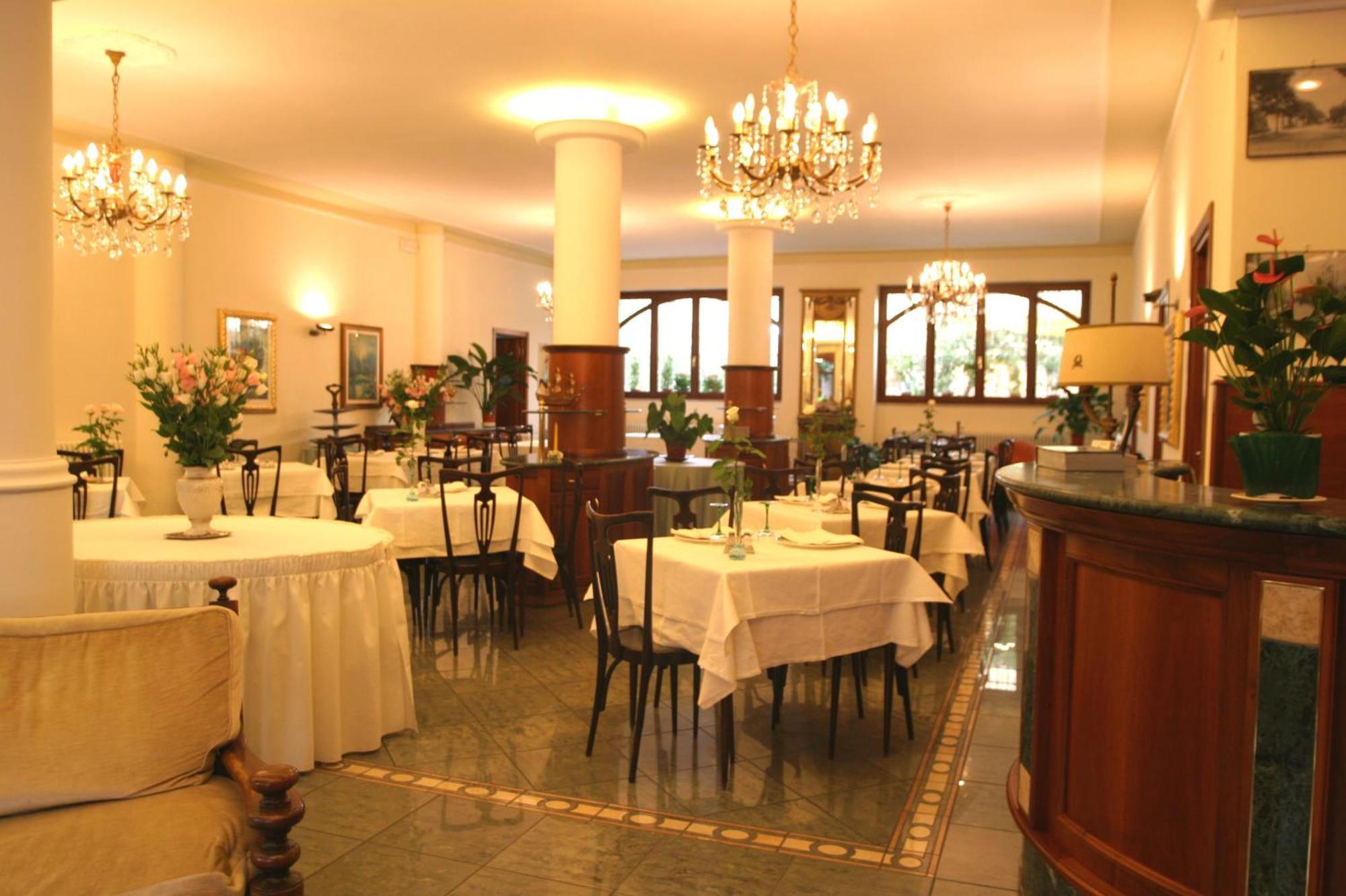 Hotel Pescetto Albenga Luaran gambar