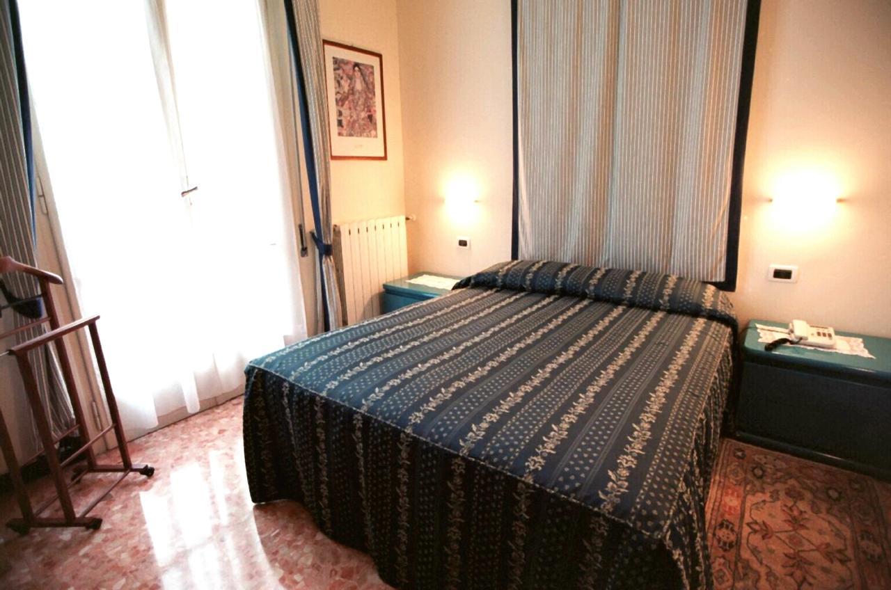 Hotel Pescetto Albenga Luaran gambar