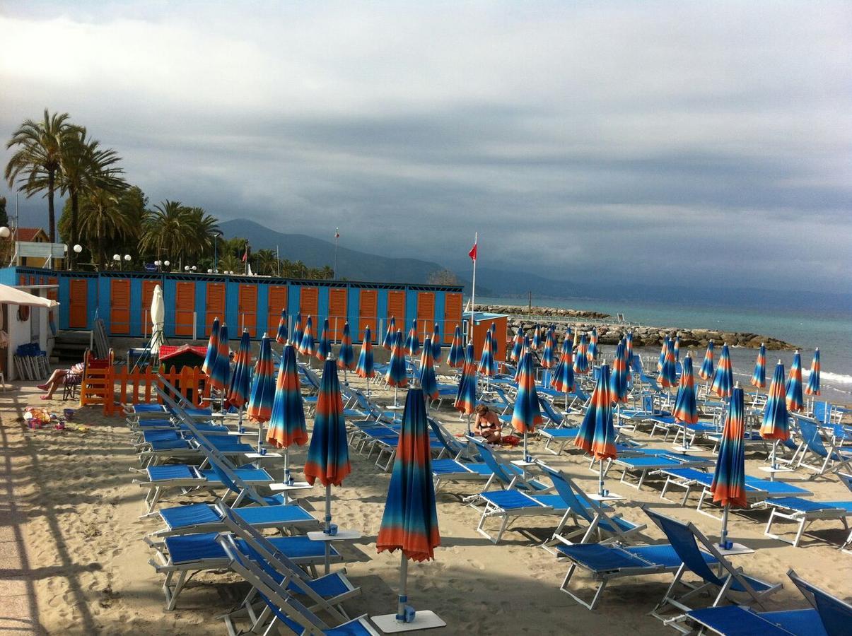 Hotel Pescetto Albenga Luaran gambar