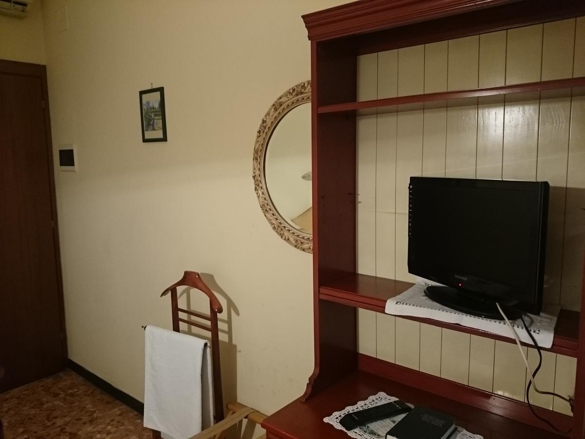 Hotel Pescetto Albenga Luaran gambar