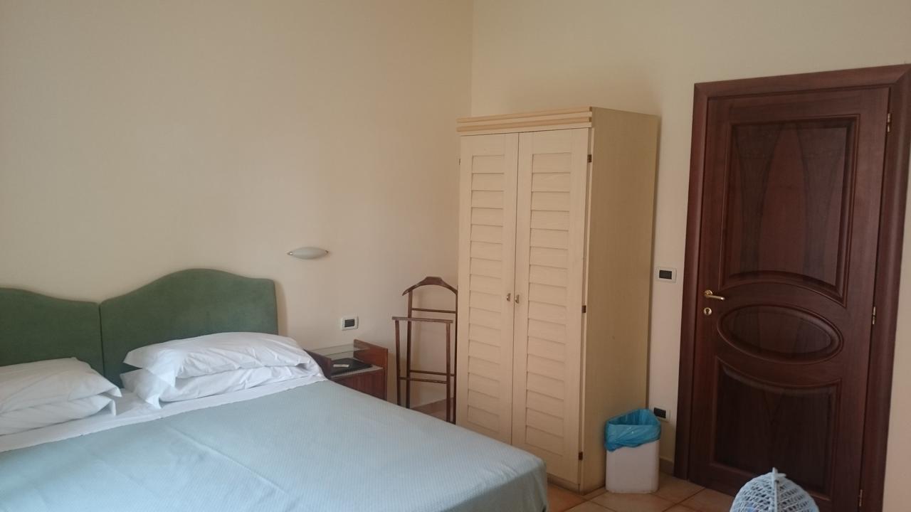 Hotel Pescetto Albenga Luaran gambar